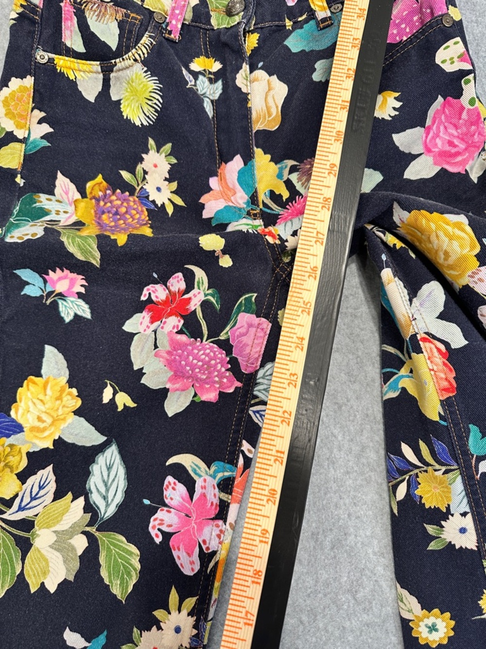 Etro Black Skinny Jeans with Multicolor Floral Pattern - Picture 6 of 8